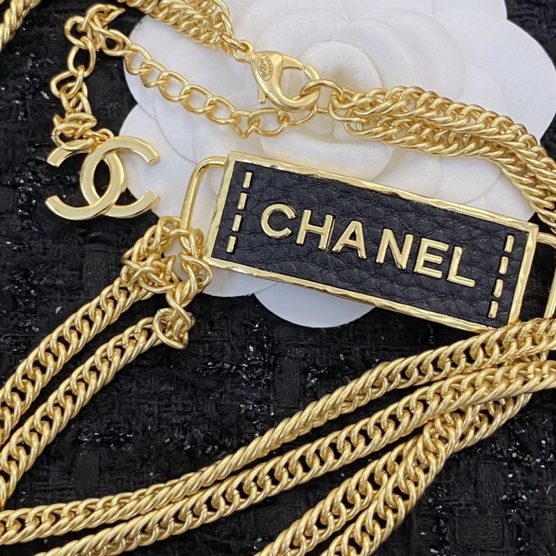 Ch**el waist chain